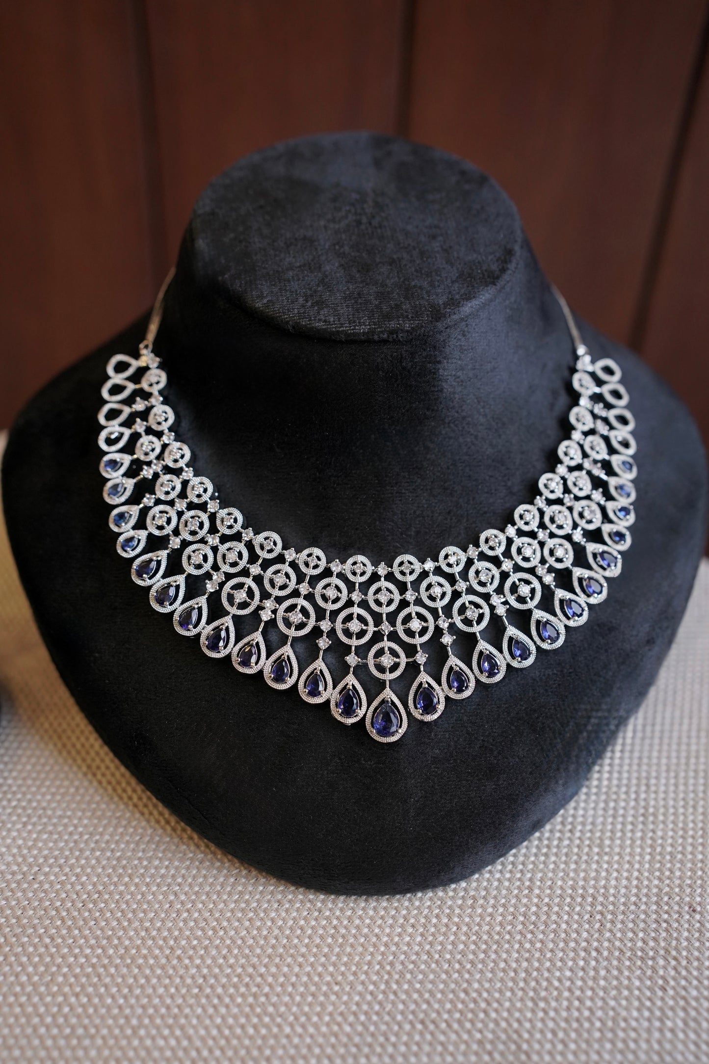 MANNAT- Diamanté Accent Choker Set