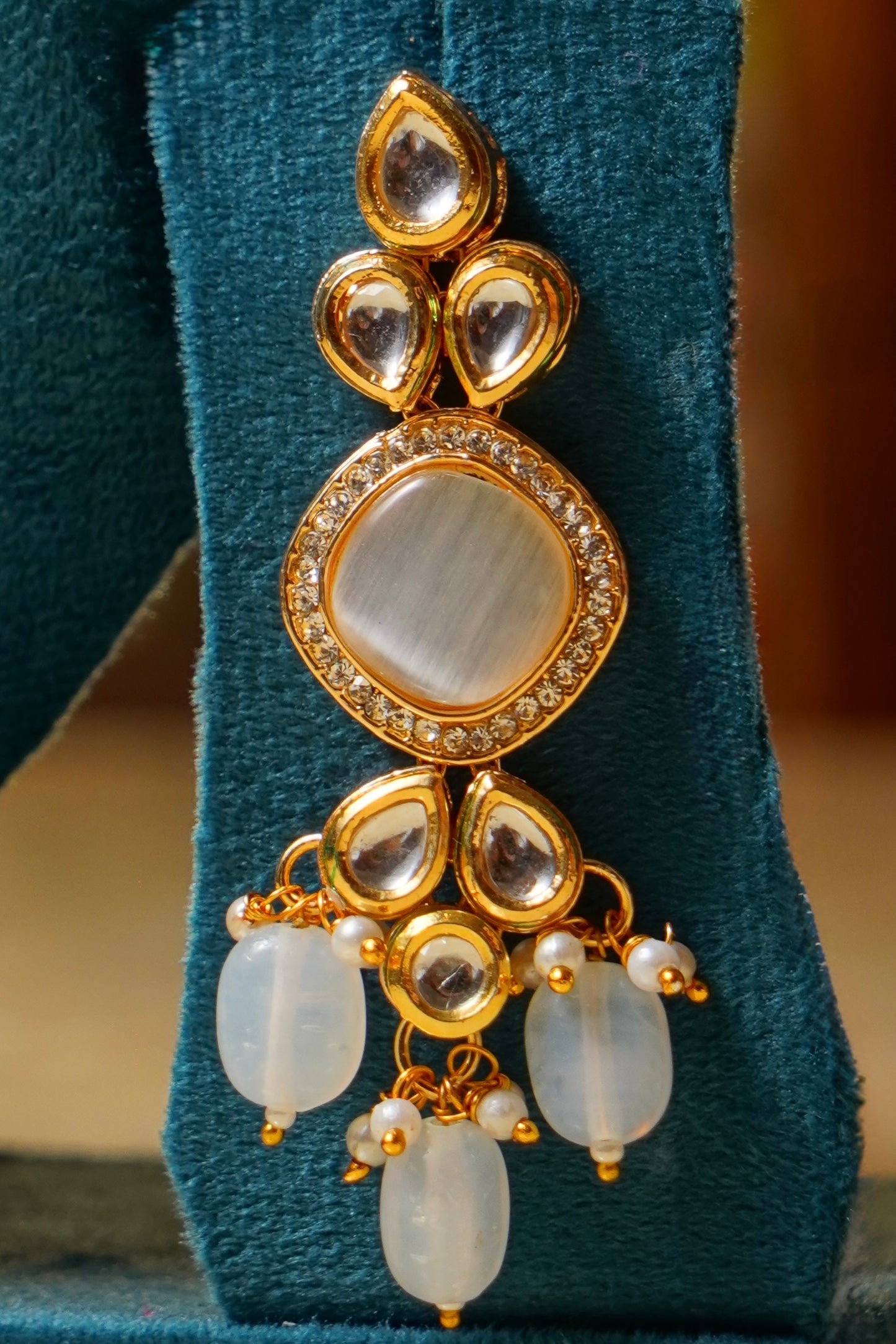 GULDASTA- Gold Plated Kundan Set