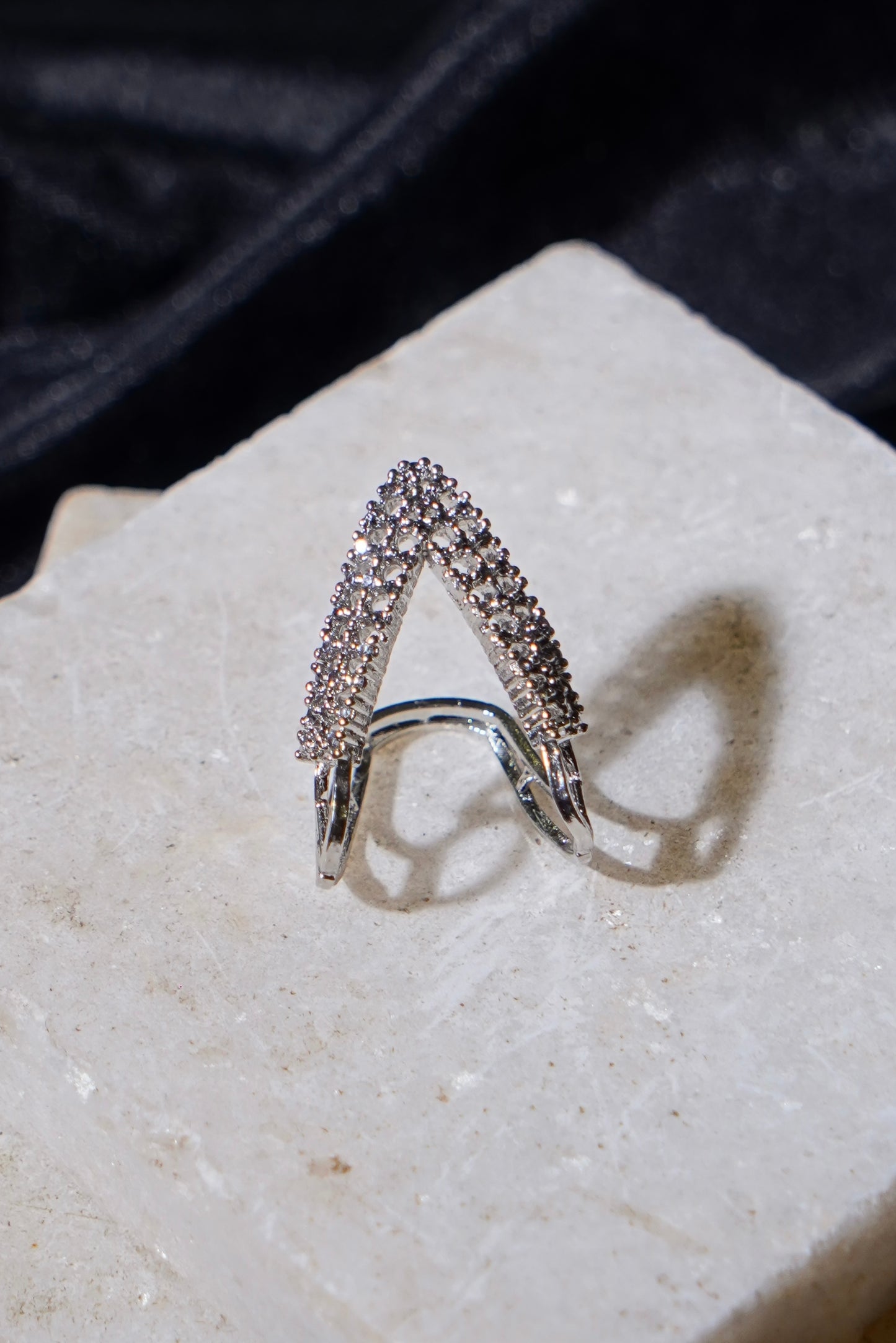 SARA- V Shaped Adjustable AD Ring
