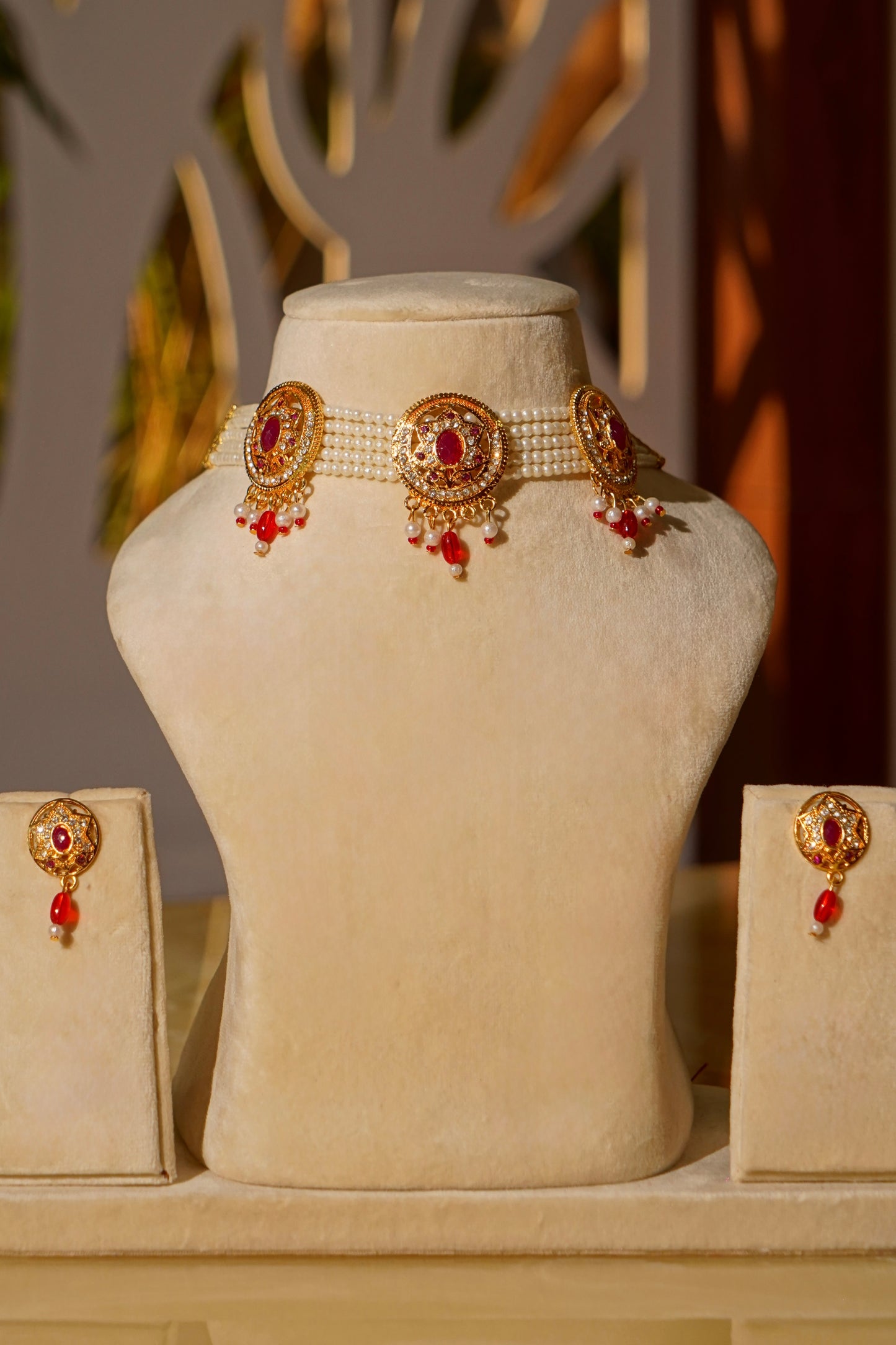 JAMIYA- Pearl Choker Set