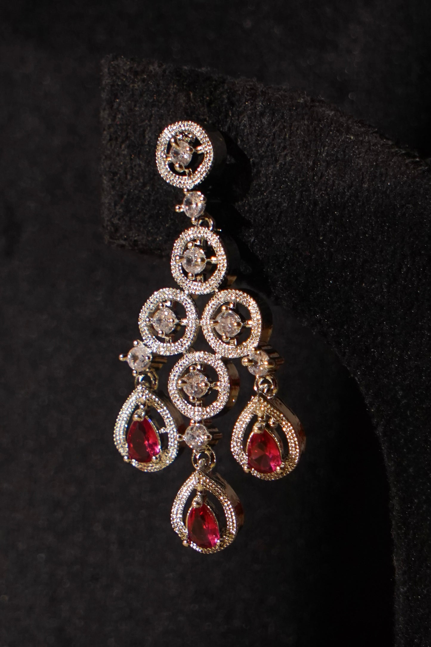 MANNAT- Diamanté Accent Choker Set
