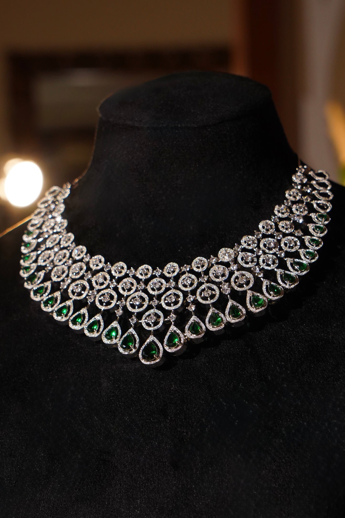 MANNAT- Diamanté Accent Choker Set