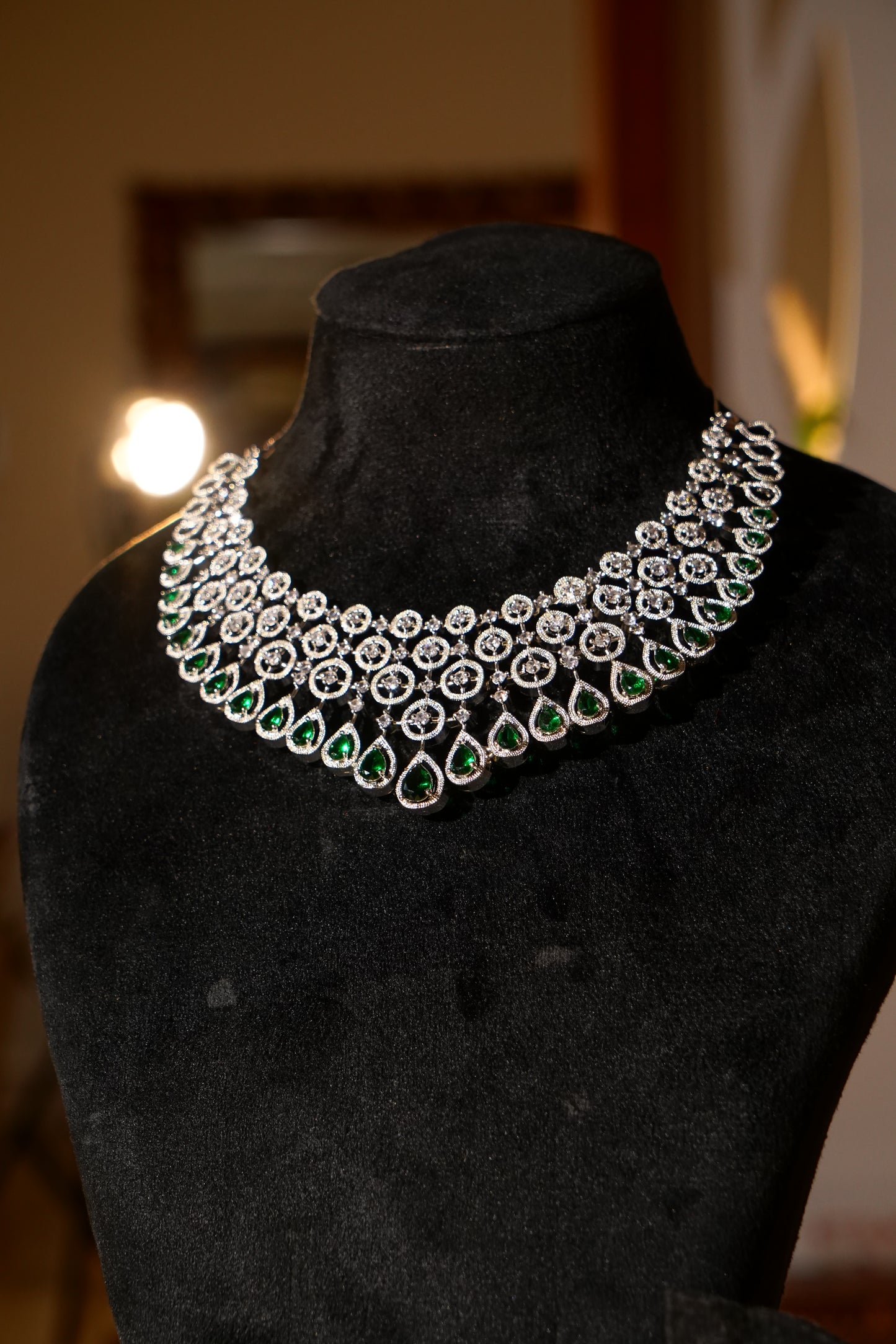 MANNAT- Diamanté Accent Choker Set