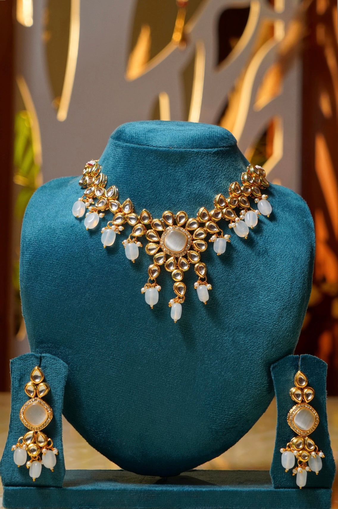GULDASTA- Gold Plated Kundan Set