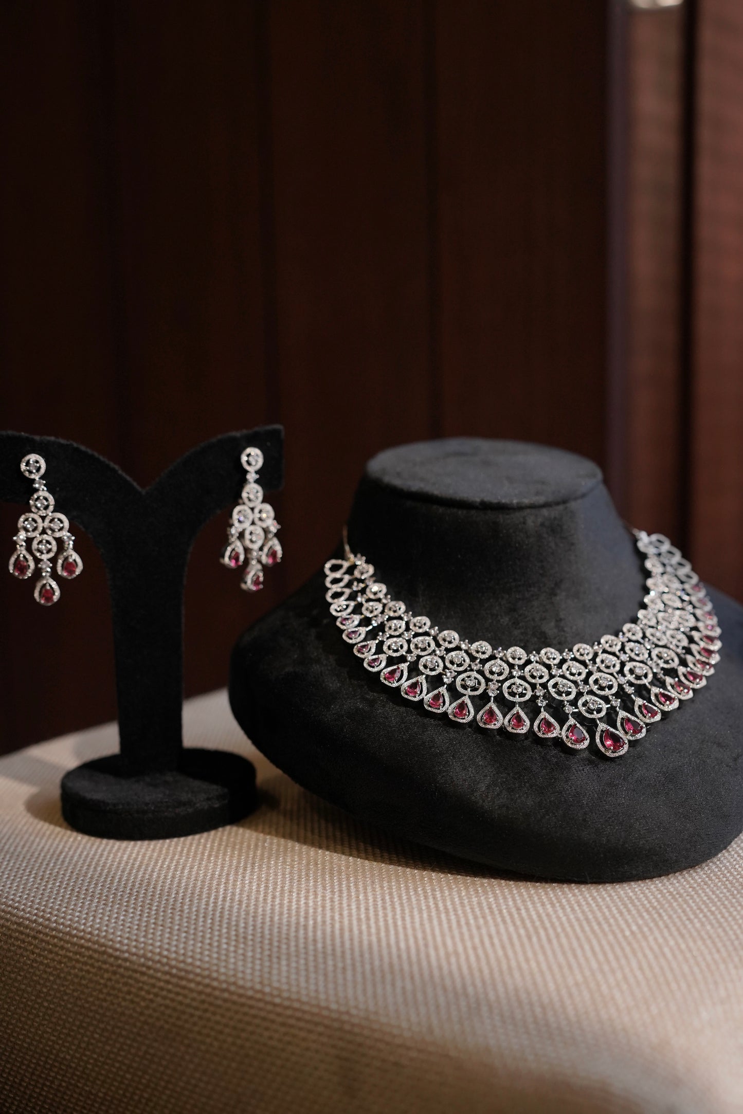 MANNAT- Diamanté Accent Choker Set