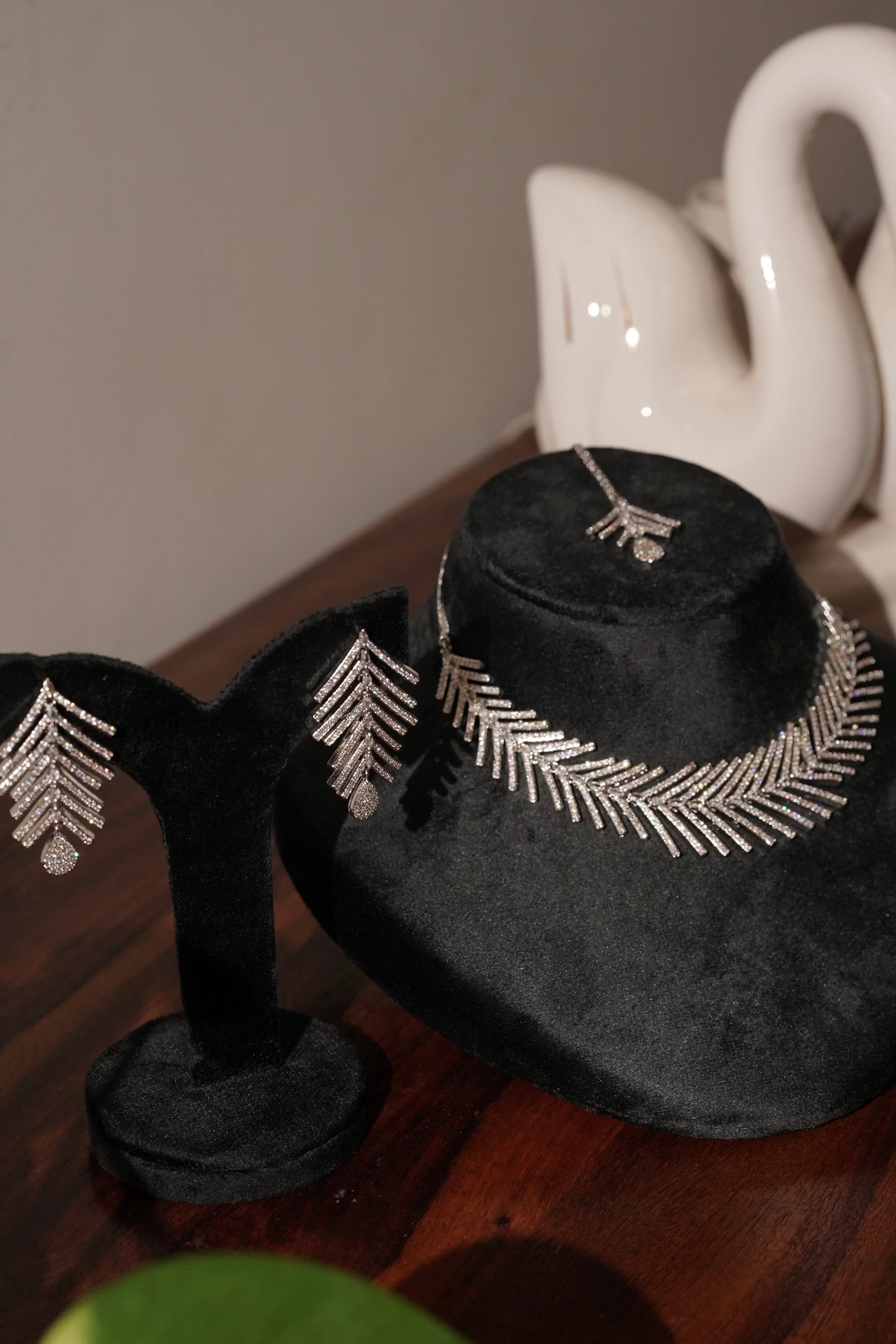 EMAN- Diamanté Choker Set