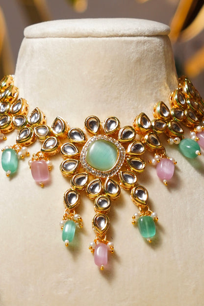 GULDASTA- Gold Plated Kundan Set