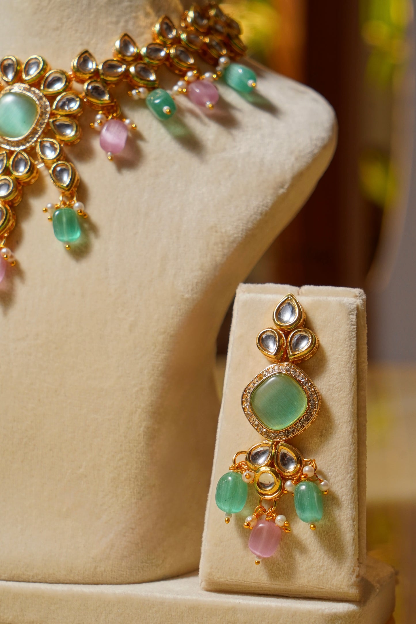 GULDASTA- Gold Plated Kundan Set