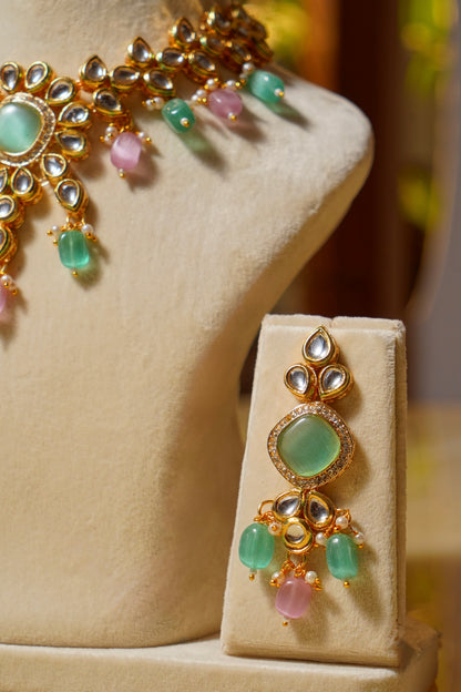 GULDASTA- Gold Plated Kundan Set