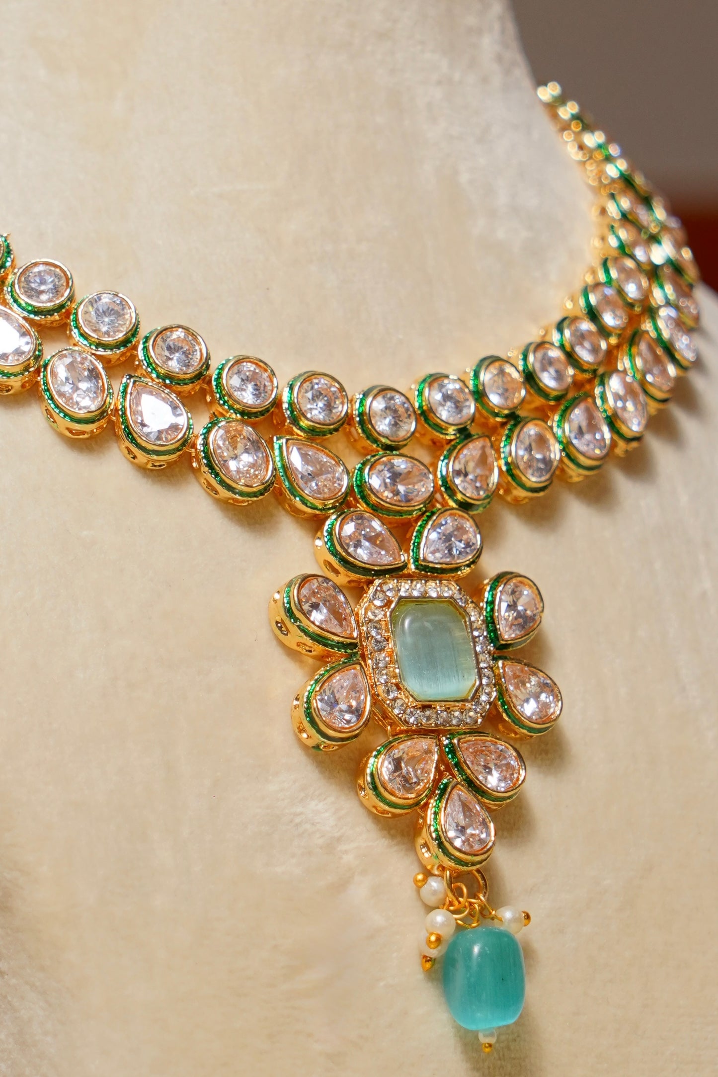 AJUNI- Gold Plated Kundan Set