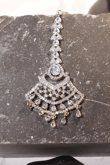SAMRINA- Rhodium Plated AD Maang Tikka
