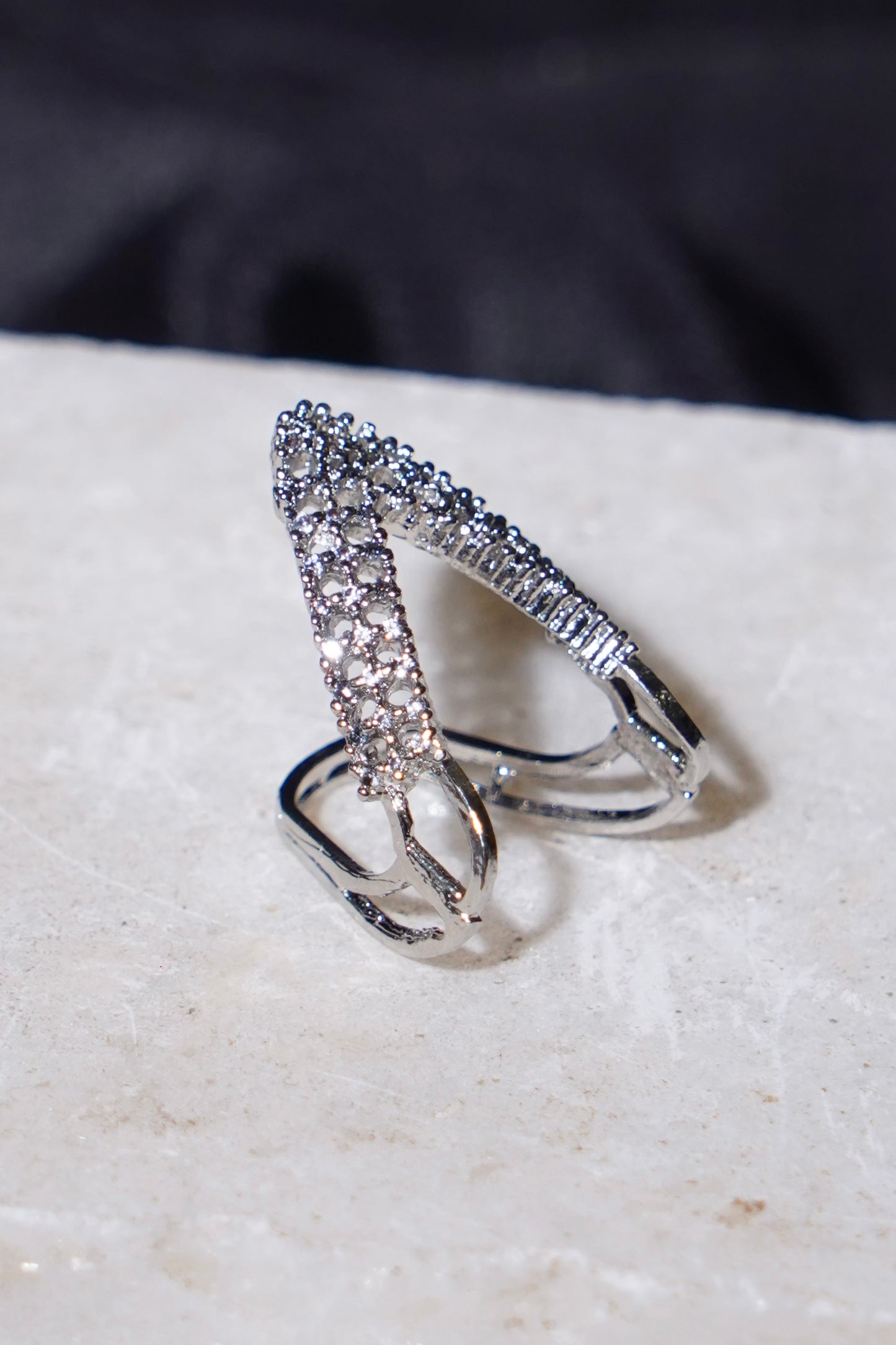 SARA- V Shaped Adjustable AD Ring