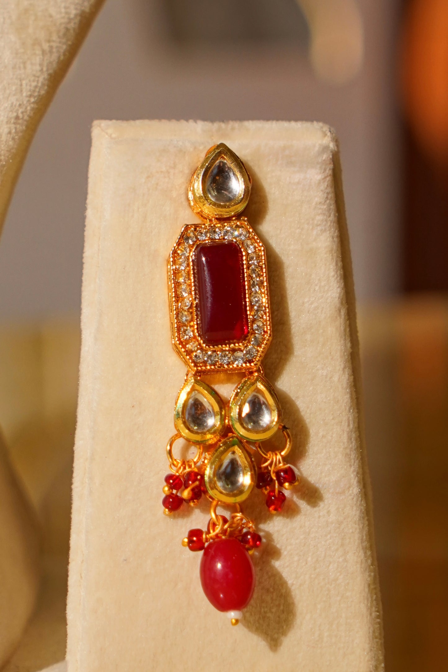 WAHIDA- Kundan & Moissanite Choker Set