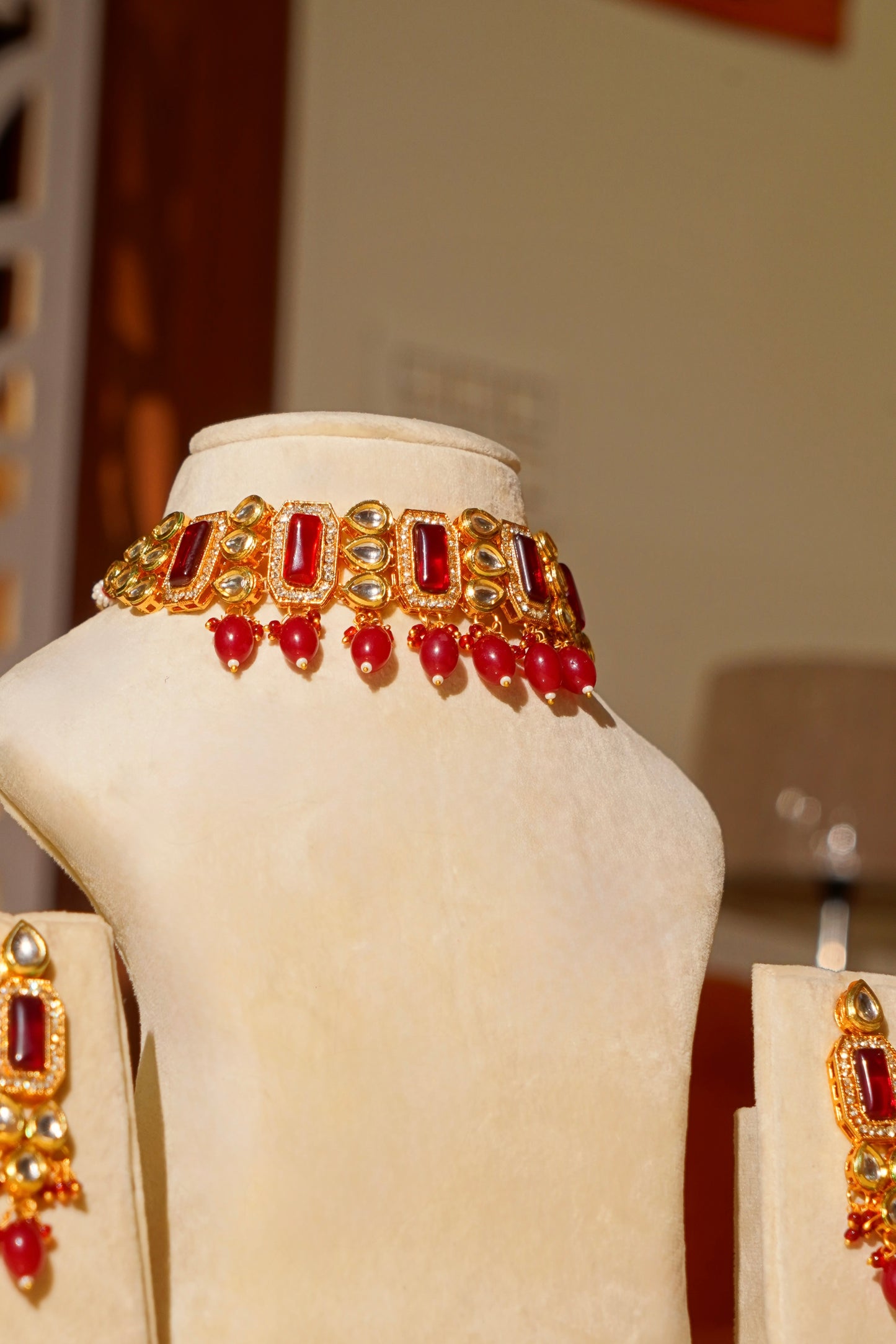 WAHIDA- Kundan & Moissanite Choker Set