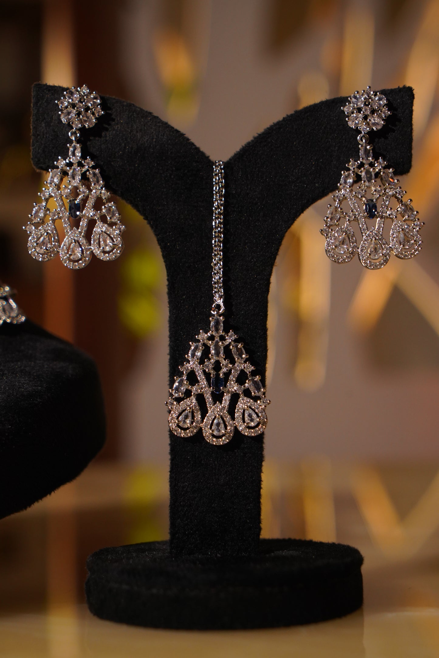 AVNI- Diamanté Accent Choker Set