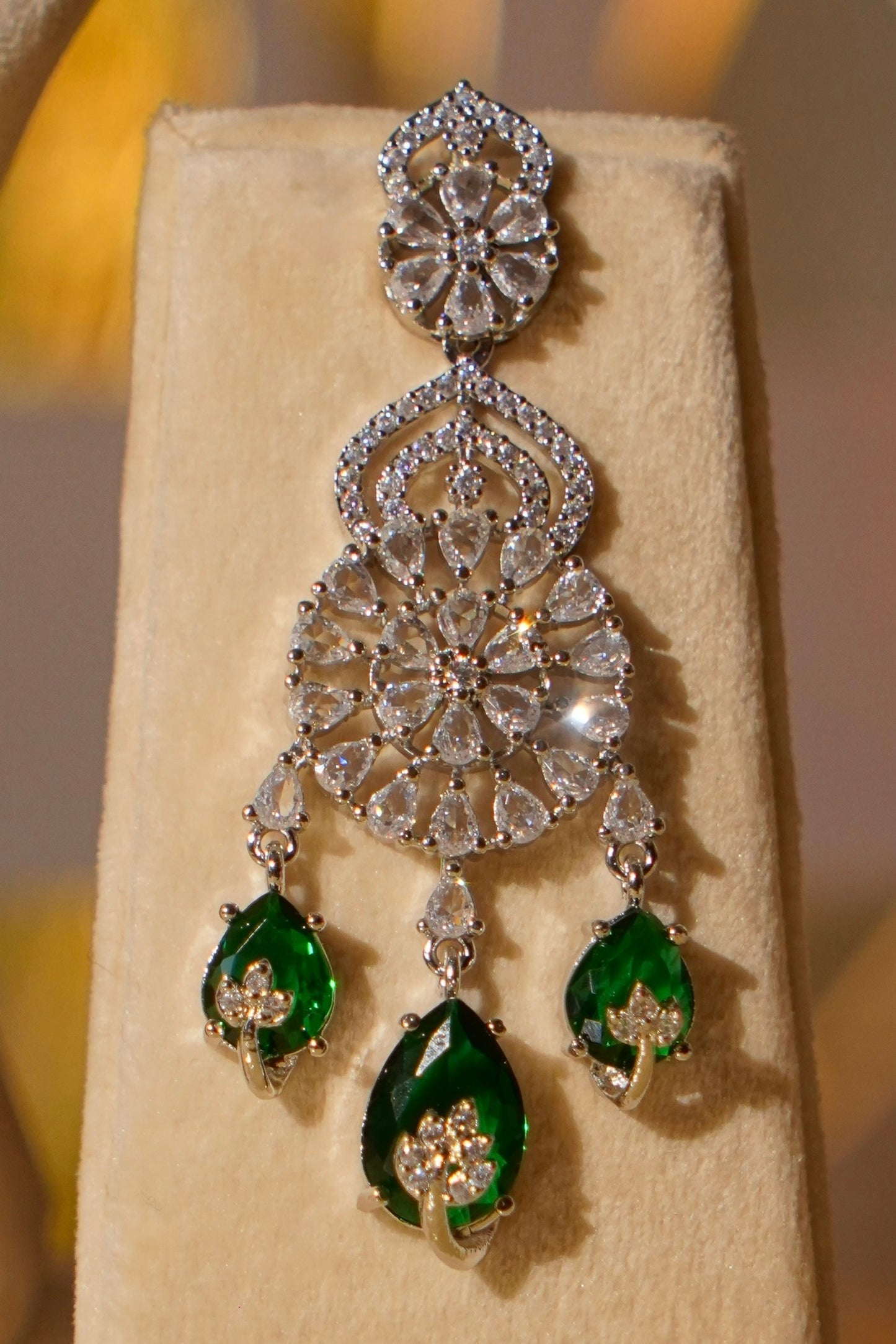 SHAILA- Diamanté Accent Necklace Set